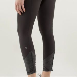 Lululemon leggings with ruched ankle detail - Size 2